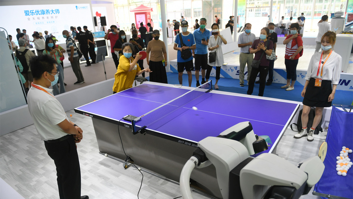 科技赋能体育训练智能设备助力运动员突破极限成绩斐然