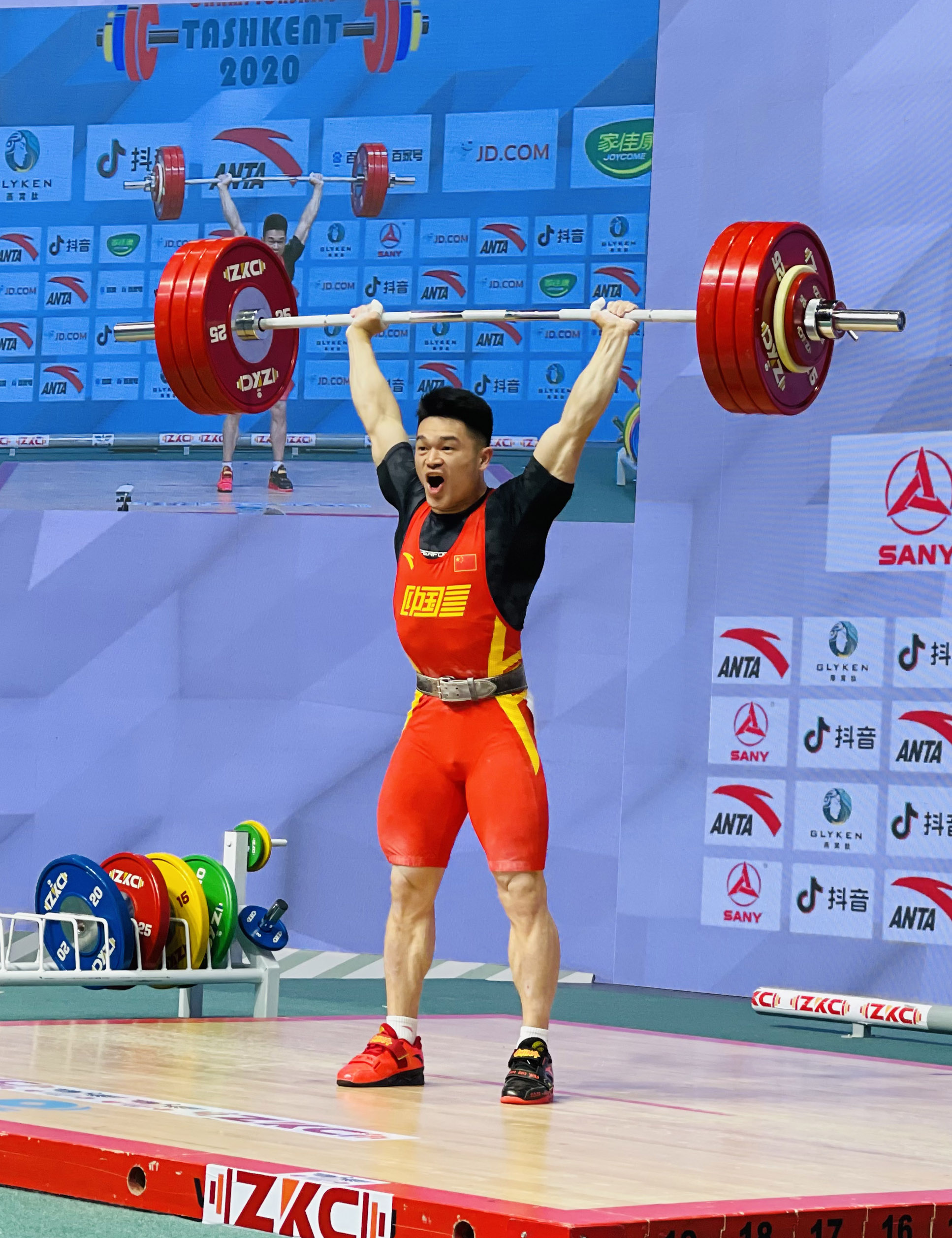 亚锦赛：石智勇破世界纪录夺冠.JPG