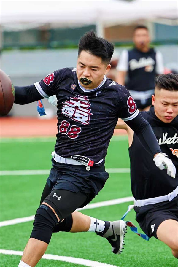 橄榄球1.jpg 橄榄球1.jpg