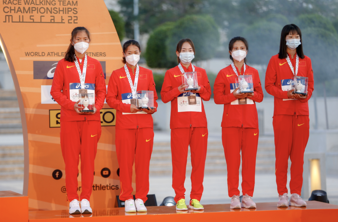 中国队获女子35公里团体季军.png