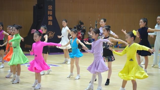 体育舞蹈公益课3.jpeg