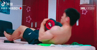 李发彬哑铃.gif