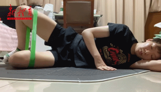乒乓王曼昱腿部肌肉2.gif