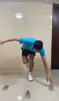 乒乓许昕协调性.gif