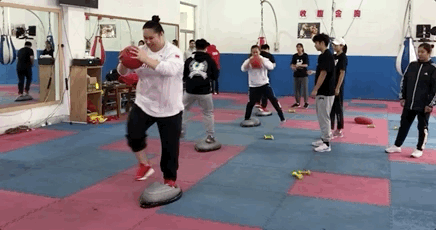 李雯雯-灵活训练.gif
