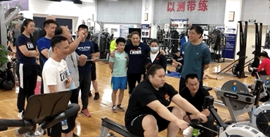李雯雯-划船机.gif