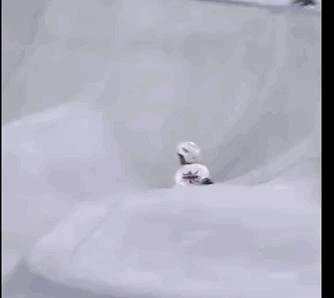 郑好好在比赛中.gif