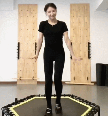 蹦床.gif 蹦床.gif