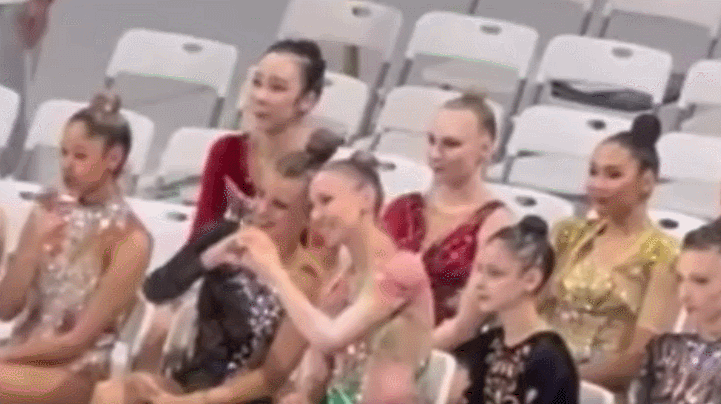 比心.gif 比心.gif