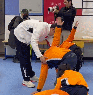 1.gif 1.gif