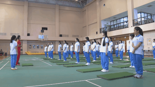 李红03.gif 李红03.gif