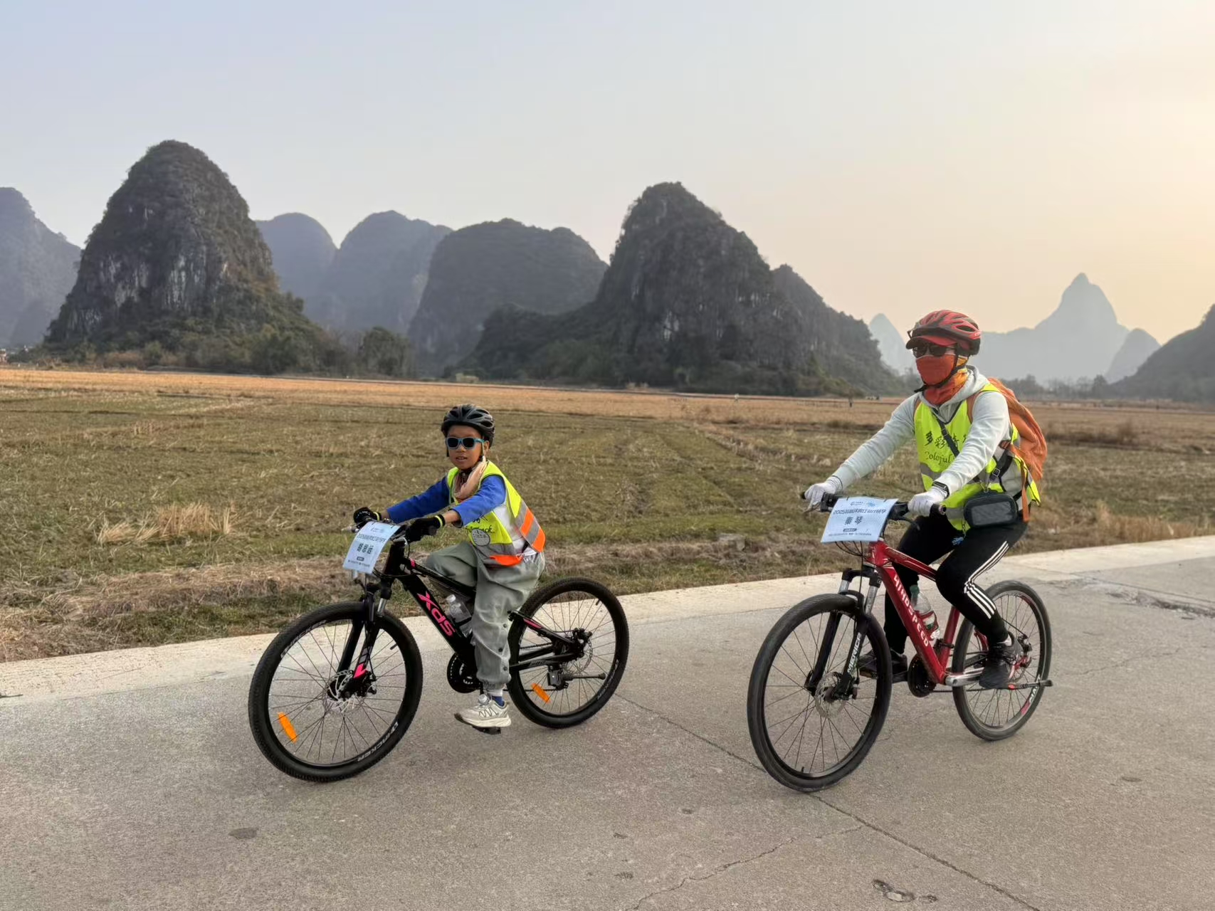 游客体验桂林环漓江户外运动线路.jpg