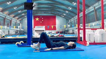 青少年游泳热身运动20.gif 青少年游泳热身运动20.gif