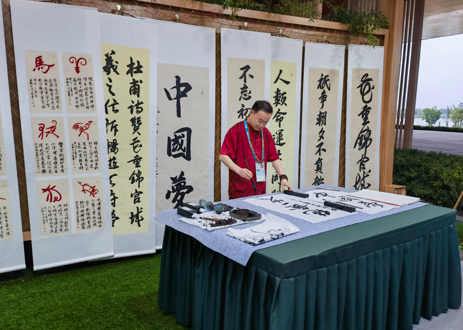 0726-大运会3.png 0726-大运会3.png