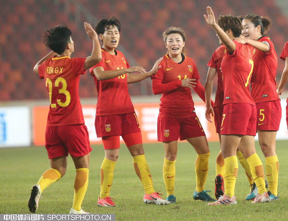 体育新闻直播全面覆盖赛事动态 实时传递赛场精彩瞬间 为您带来最新最全的体育资讯报道