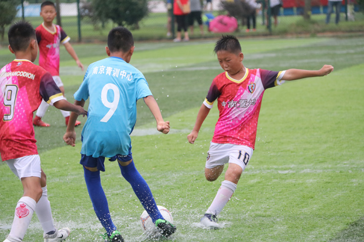 梯队友谊赛.jpg 梯队友谊赛.jpg